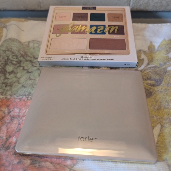 NIB Tarte Glamazon Amazonian Day Pallette - Picture 3 of 4